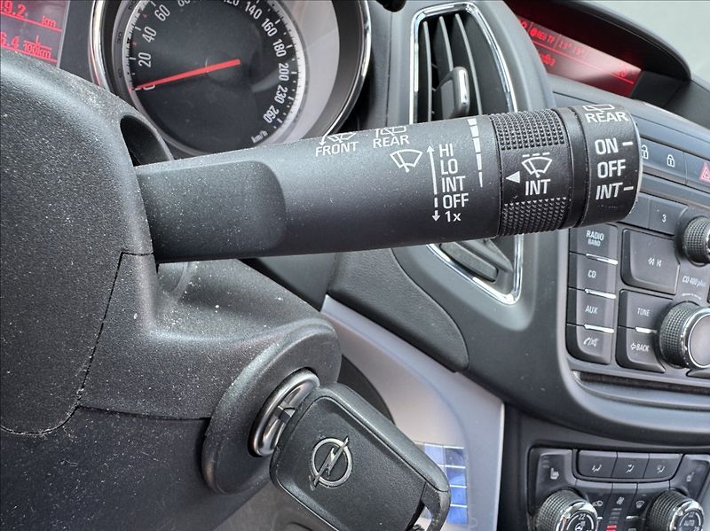 Opel Zafira 1,6 CDTi 100kW TOURER tažné - fotka 33 z 50