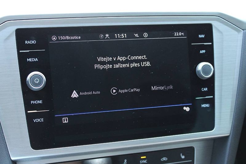 Volkswagen Passat (2022) 2.0 TDI 110kW manuál tažné - fotka 10 z 35