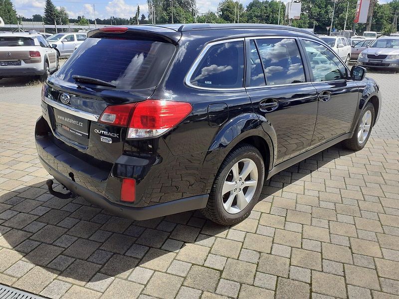 Subaru Outback (2013) 2.0 D 4x4 110 Kw - fotka 4 z 34