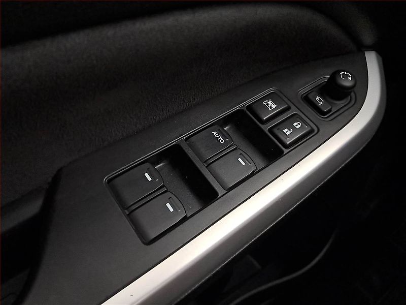 Suzuki Vitara (2018) Premium 1.4 BoosterJet, 4X4 - fotka 19 z 21