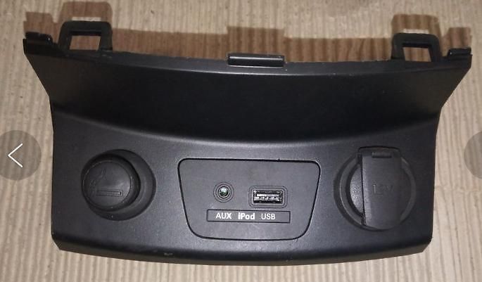 Hyundai i30 panel USB, AUX - fotka 1 z 1
