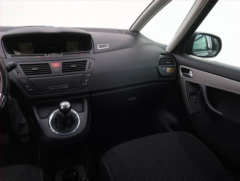 Citroën C4 Picasso (2013) 1.6 HDi, 7 míst, po STK, Tažné - fotka 8 z 17