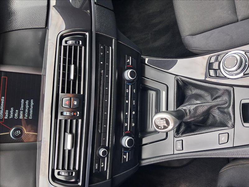 BMW Řada 5 2,0 135kw - fotka 14 z 15