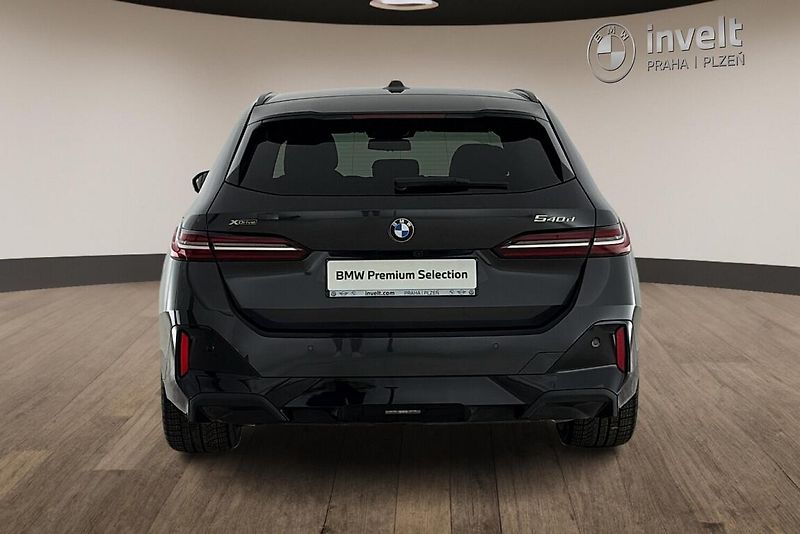BMW Řada 5 540d xDrive Touring - fotka 4 z 19