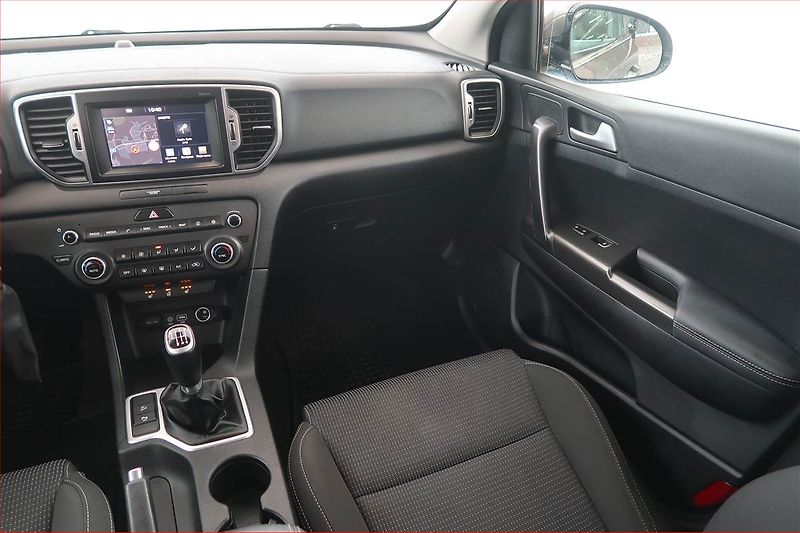Kia Sportage (2018) 1.6 GDI, ČR,1.maj, Serv.kniha - fotka 8 z 18