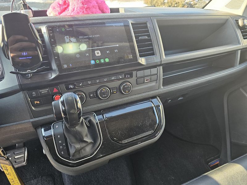 Volkswagen Caravelle (2018) DSG - 9míst 110kW TOP - fotka 14 z 16