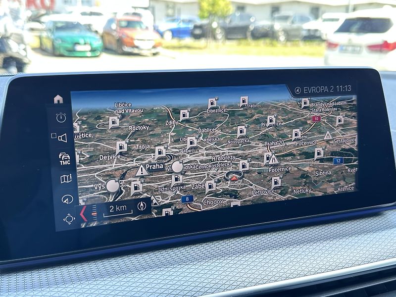 BMW Řada 5 530d xDrive Touring M-Sport - fotka 14 z 28