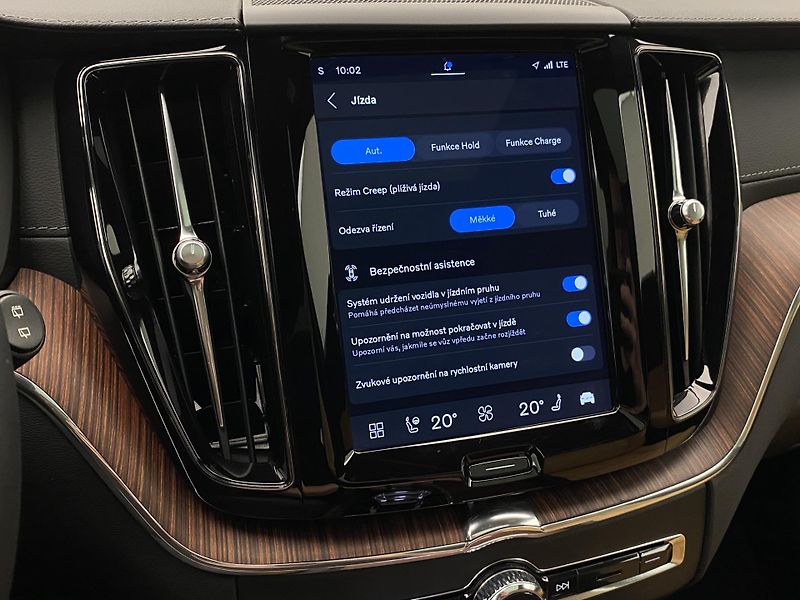 Volvo XC60 T6 AWD RECHARGE DARK ULTIMATE  - fotka 50 z 66