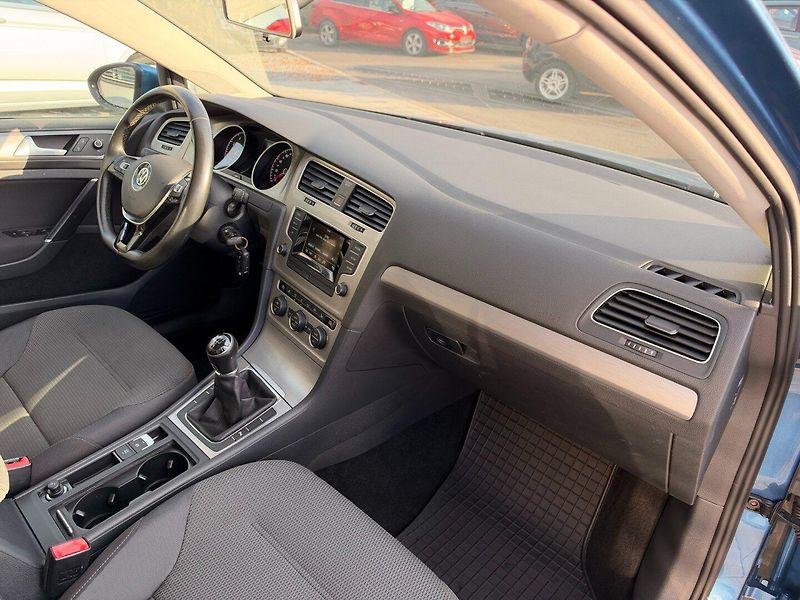 Volkswagen Golf (2015) Rabbit 1.2 TSI 63kW EA211 - fotka 25 z 33