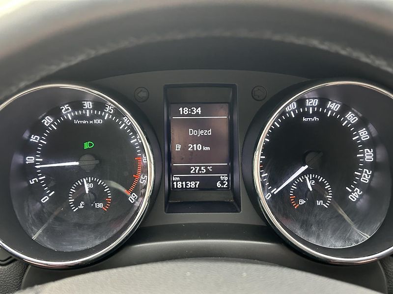 Škoda Yeti 2,0 TDI Active - fotka 7 z 24