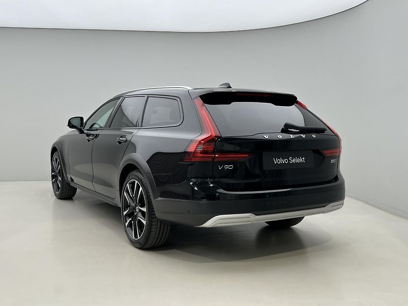 Volvo V90 CC B5 AWD ULTIMATE BRIGHT AUT - fotka 11 z 48
