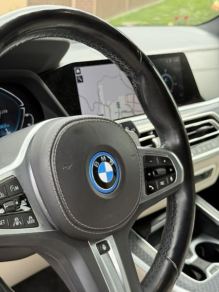 BMW X5 (2022) XDrive45e - fotka 33 z 39
