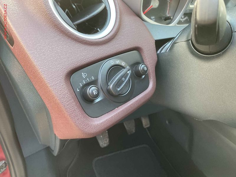 Ford Fiesta (2009) 1.4i, AC, park.asist - fotka 14 z 16