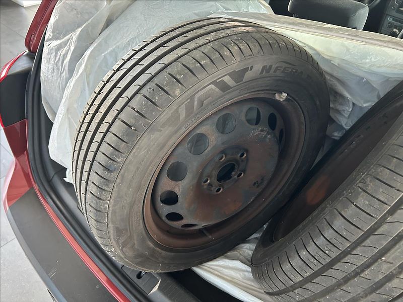 Volkswagen Golf 1,2   TSI 77kW,SERVISKA,TAŽNÉ - fotka 25 z 27