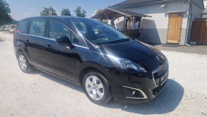 Peugeot 5008 1,6 HDI - fotka 2 z 10