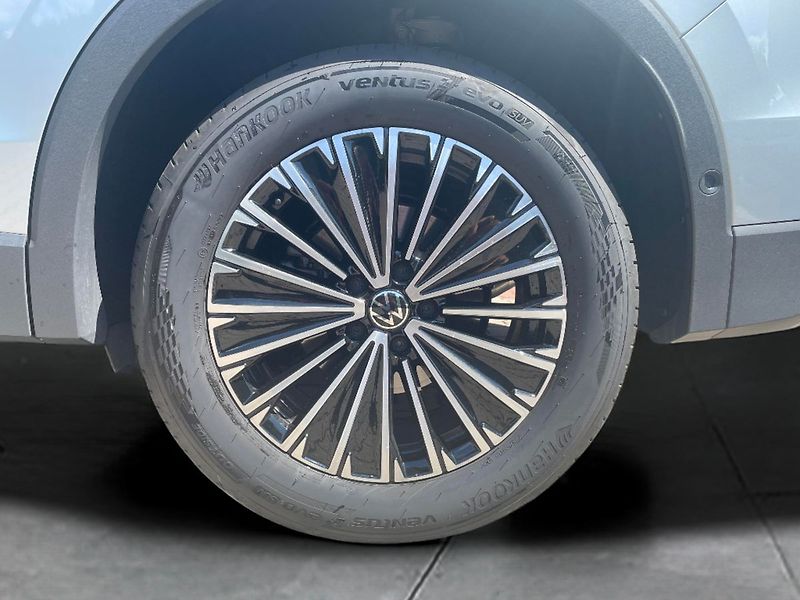 Volkswagen Tiguan People  1,5 TSI 150 kW eHybrid - fotka 4 z 8