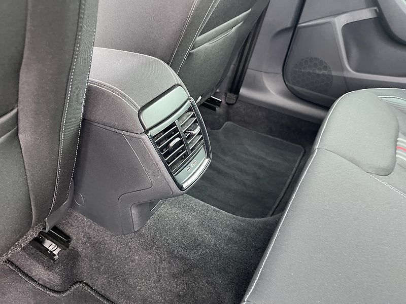 Škoda Scala MC1.0TSi DSG 85kW - fotka 21 z 22