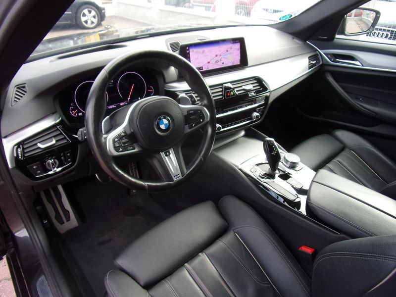 BMW Řada 5 (2019) 530D NAVI ALU NAVI M-PACKET - fotka 36 z 48