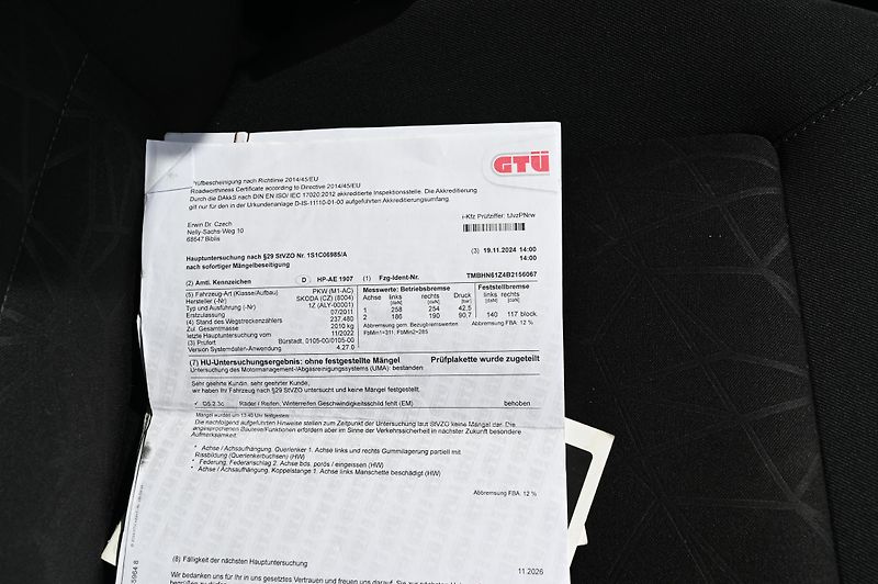 Škoda Octavia 2.0TDI 7/2011 Rezervace - fotka 39 z 50