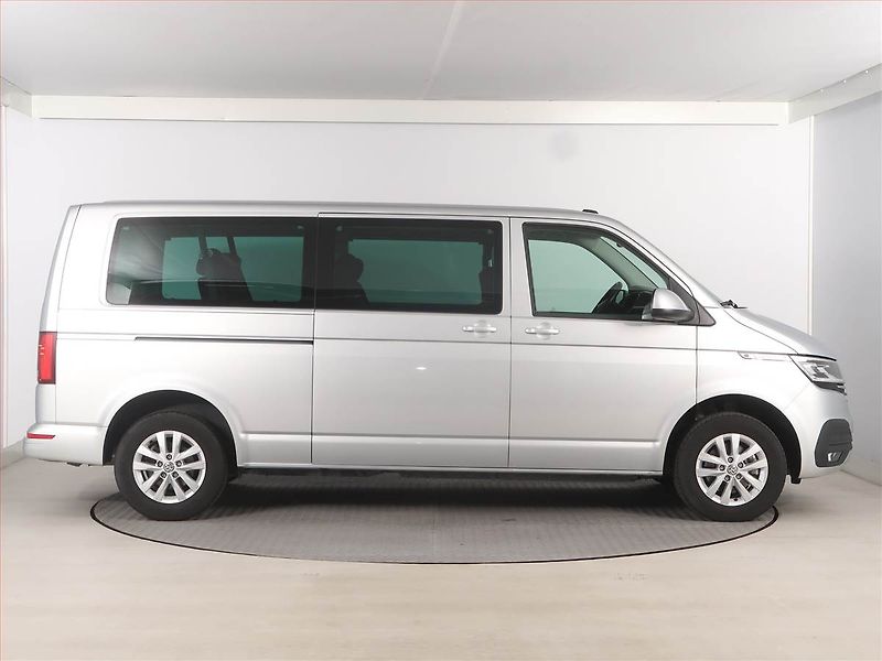 Volkswagen Caravelle (2024) Comfortline 2.0 TDI, ČR, 1Maj - fotka 6 z 19