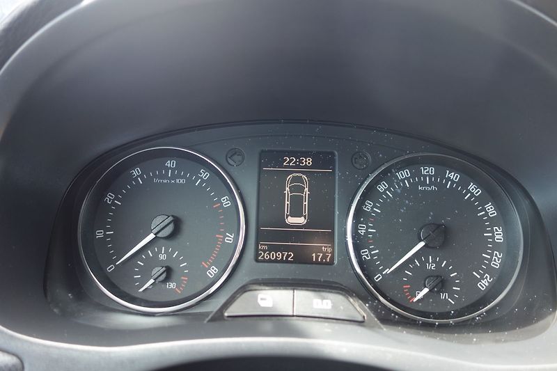 Škoda Fabia 1,2TSi 77 kW DSG !!! Servisová - fotka 24 z 30