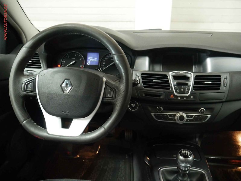Renault Laguna (2010) 1.5 dCi, Navi, AC - fotka 11 z 19