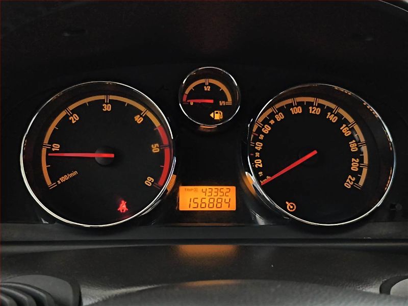 Opel Antara (2007) 2.0 CDTI, 4X4, Navi, Tempomat - fotka 11 z 16