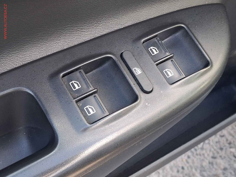 Škoda Octavia (2008) 2.0TDi, AC, TZ, navi, xenon - fotka 11 z 17