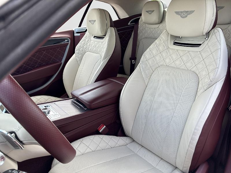 Bentley Continental GTC Mulliner - fotka 6 z 12