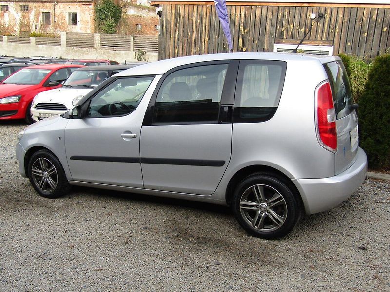 Škoda Roomster (2011) 1.6 TDI 66kW - fotka 4 z 36