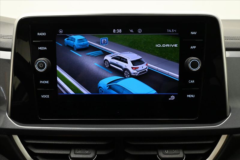 Volkswagen T-Roc 2,0 TDI 110kW DSG Style Plus Z - fotka 19 z 31