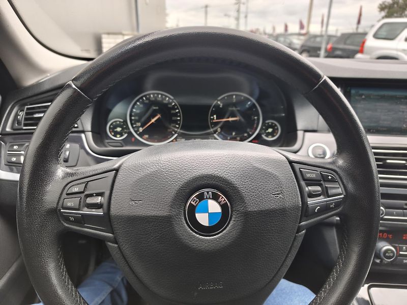 BMW Řada 5 525D X-DRIVE - fotka 18 z 21