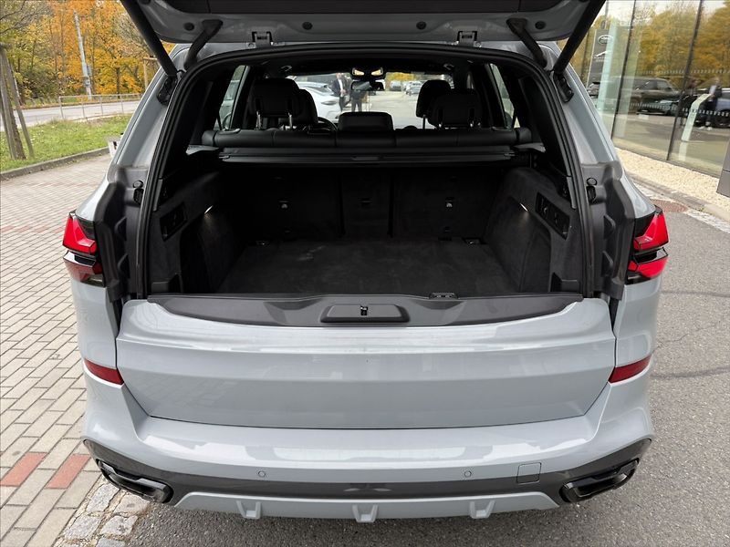 BMW X5 3,0 30d xDrive - fotka 30 z 36