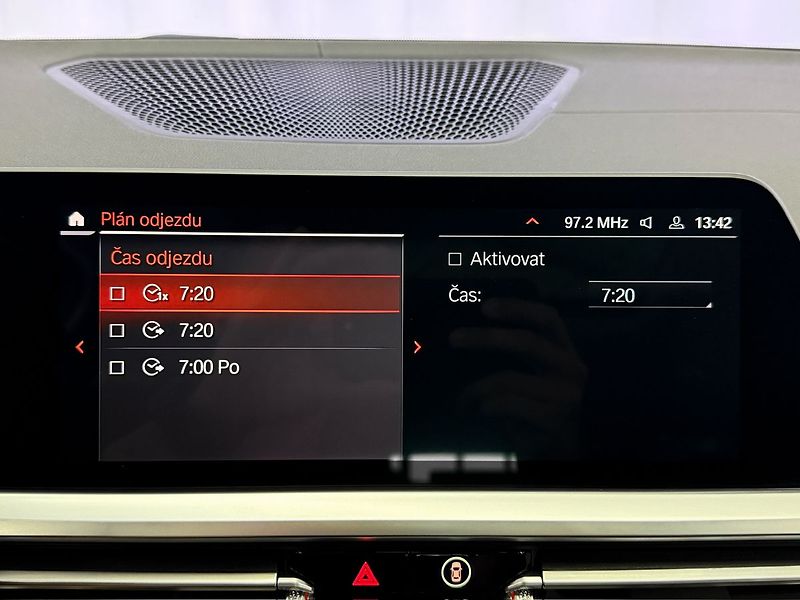 BMW Řada 3 320d xDrive AT LUXURY LINE, PA - fotka 21 z 29