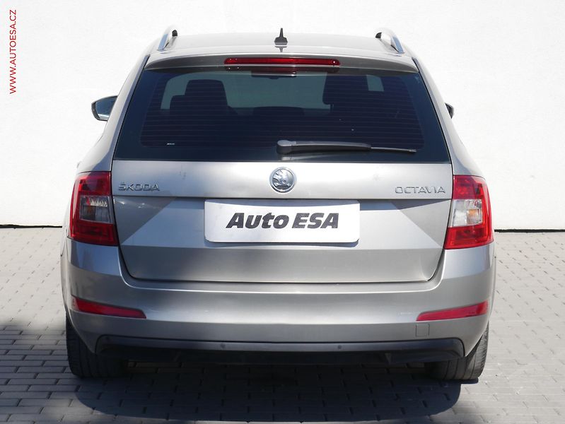 Škoda Octavia (2014) 1.6 TDi, DSG, AC, temp. - fotka 5 z 18