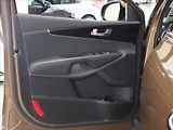 Kia Sorento 2,2 CRDi 147kW 4x4 AT Tažné ČR - náhled 15