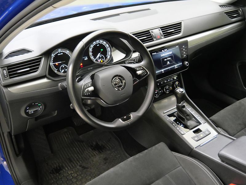 Škoda Superb - fotka 5 z 26