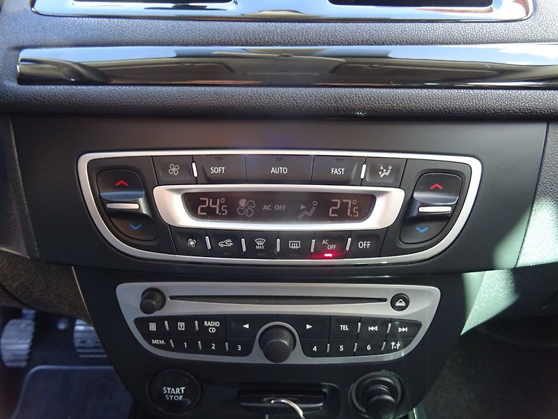 Renault Mégane (2011) 1.9DCi,96kW,S.kn,tažne,navi - fotka 14 z 23