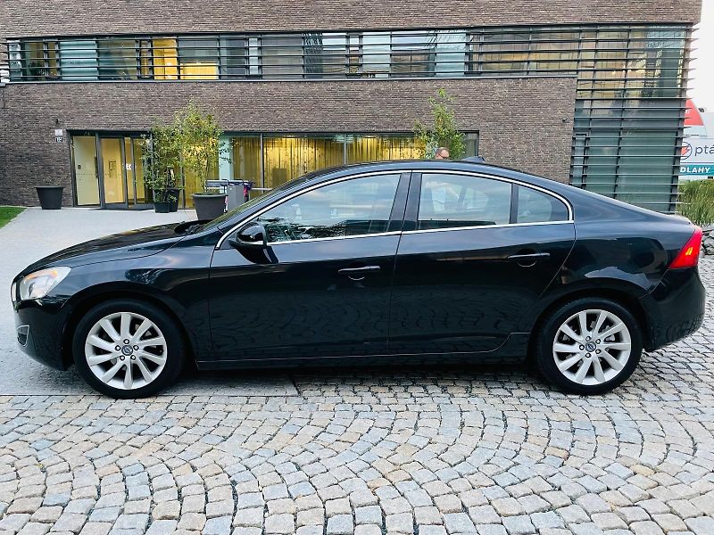 Volvo S60 2.0D 120KW 5VÁLEC VÝHŘEV SENZO - fotka 19 z 44