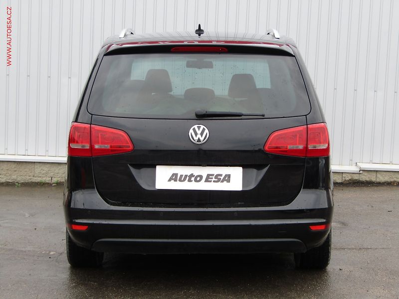 Volkswagen Sharan (2011) 2.0 TDi, Highline, DSG - fotka 5 z 25