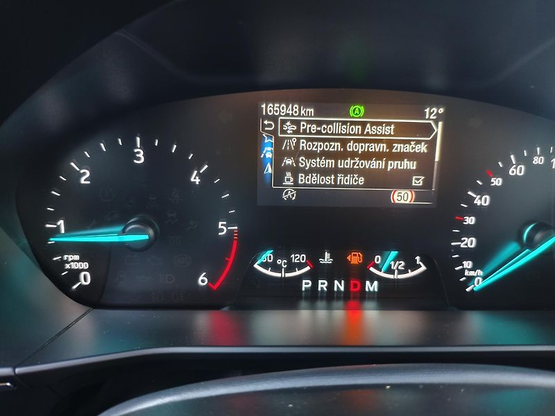 Ford Focus (2018) 2,0 Tdci 110Kw Vignale 8AT - fotka 36 z 38