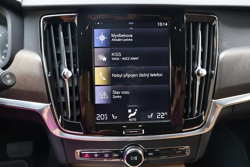 Volvo V90 (2018) D5 AWD Cross Country Pro - fotka 13 z 25