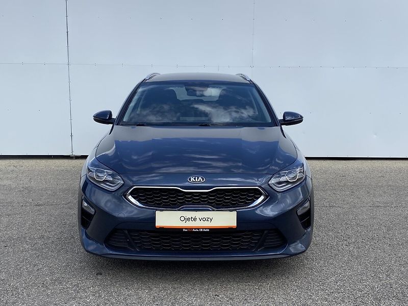 Kia Ceed 1,5 T-GDi 117,5 kW TOP - fotka 5 z 24