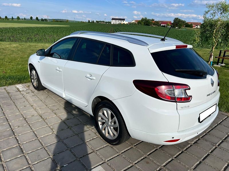 Renault Mégane (2016) Renault Megane combi - fotka 2 z 9
