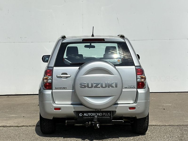 Suzuki Grand Vitara 2.4 VVT 124kW AT JLX-E Limited - fotka 9 z 19