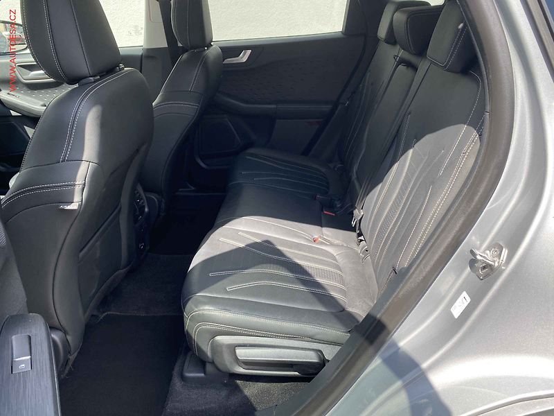 Ford Kuga (2021) 2.0 TDCi, Vignale, LED, navi - fotka 10 z 18
