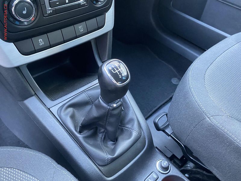 Škoda Yeti (2014) 1.2 TSi, Outdoor, TZ - fotka 16 z 17