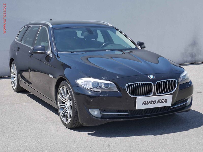 BMW Řada 5 (2011) 3.0 d 525d, AT, xenon, park - fotografie inzerátu