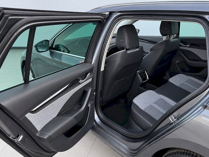 Škoda Octavia (2024) COMBI TOP SELECTION 2,0 TDI 85 - fotka 13 z 34