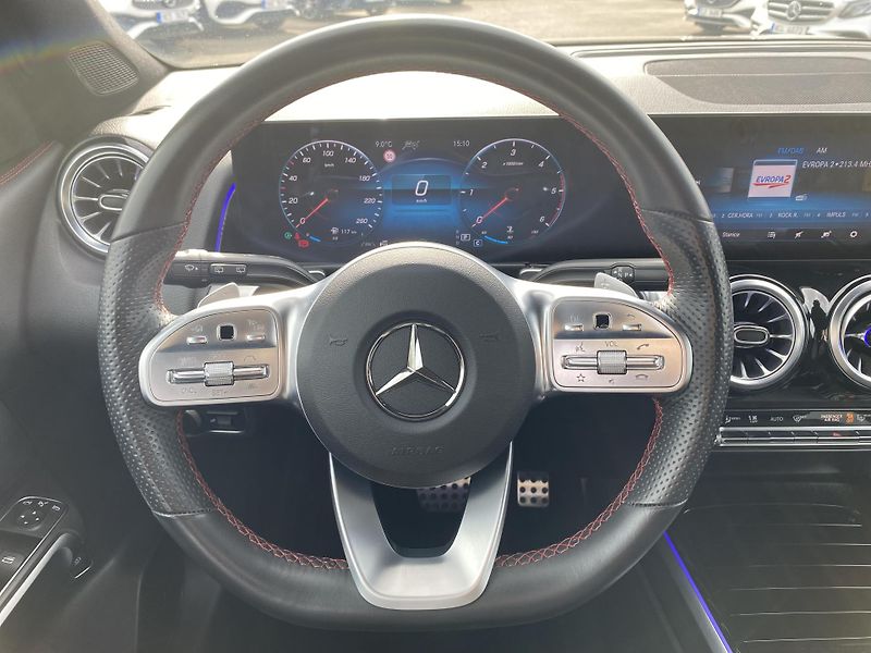 Mercedes-Benz GLB 200d 4M AMG - fotka 12 z 27